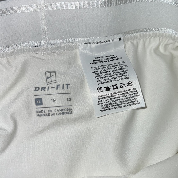 White Nike tennis skirt - Picture 7 of 10